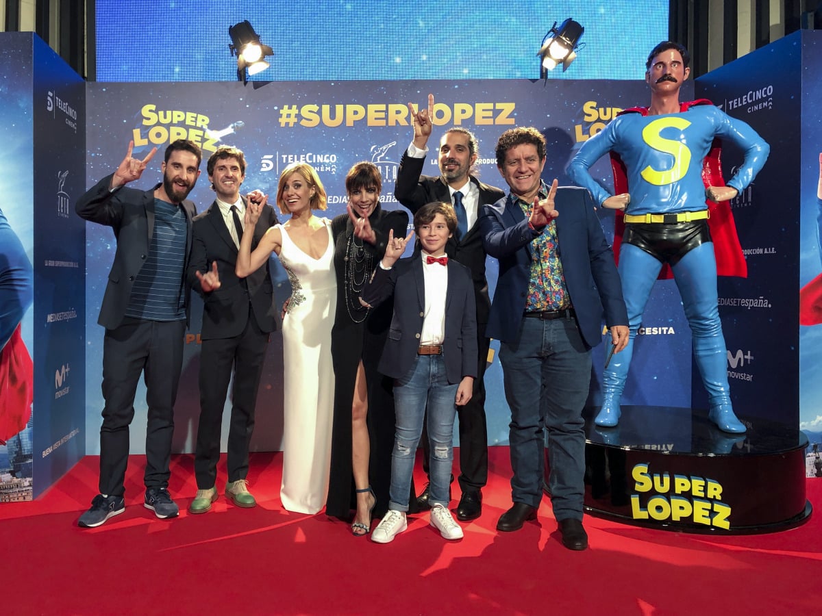 Premiere "Super L&oacute;pez"