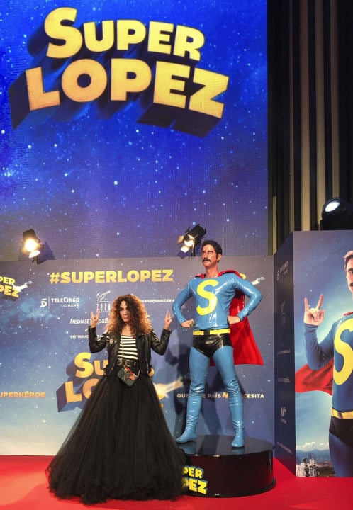 Premiere "Super L&oacute;pez"