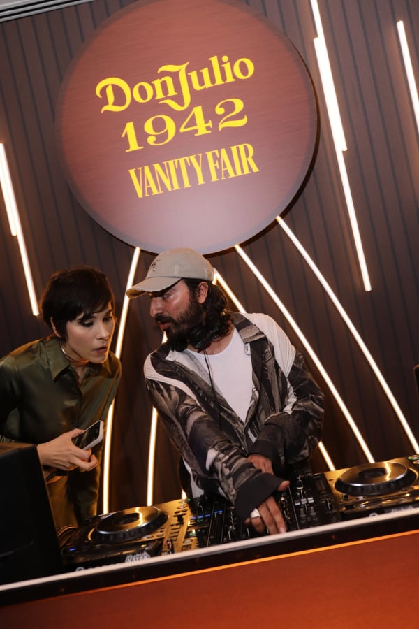 FIESTA VANITY FAIR